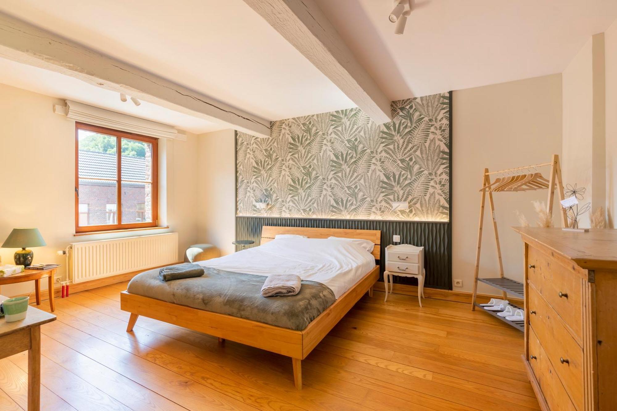 Cote Cour, Cote Source Chambre D'Hotes ショードフォンテーヌ エクステリア 写真